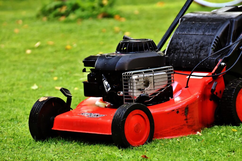 現在販売中の電動・ロボット芝刈り機6選｜家庭の芝生から広範囲まで
